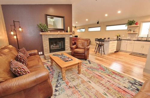 Southeast Boise House | Solar Powered Family Oasis near Boise State, Downtown, River and Greenbelt.