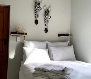 Constantia Apartment | SOLAR POWERED - Heart of Constantia2