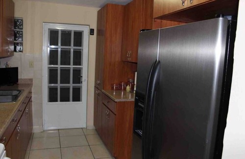 Sabana Abajo House | Solar Powered Home 10 minutes drive to the beach and SJU airport!