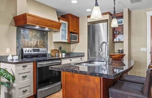 Canmore Resort | Solara 102 - 2 Bedroom Condo - Pool/Hot Tub/GYM @ Solara