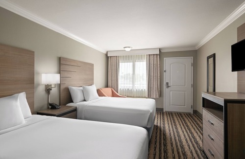 Anaheim Resort Hotel | Solara Inn and Suites