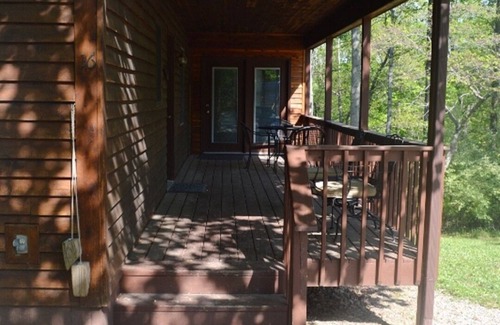 Eckerty Cabin | Solarium Cabin 16 with 4 Bedroom and 2 Bath on Patoka Lake in Southern Indiana