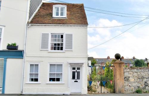 Yarmouth House | Solent Cottage - Pqqu