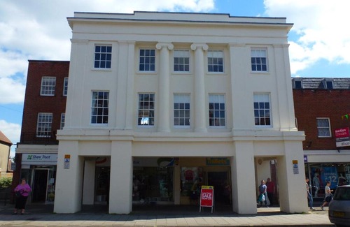 New Forest District House | Solent Haven, Lymington with sea views and parking