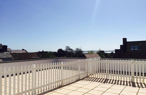 New Forest District House | Solent Haven, Lymington with sea views and parking