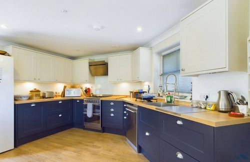 Bembridge House | Solent Landing No 16 Beach Retreat