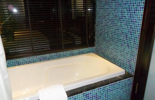 Hang Trong Hotel | Solis Hotel