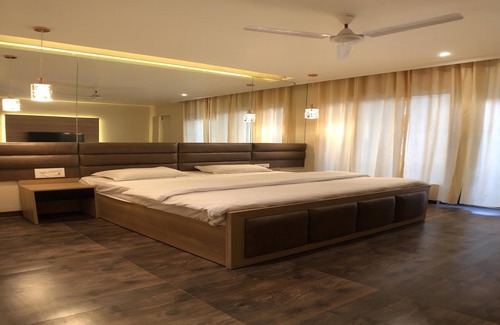 Delhi Hotel | Solitaire Hotel