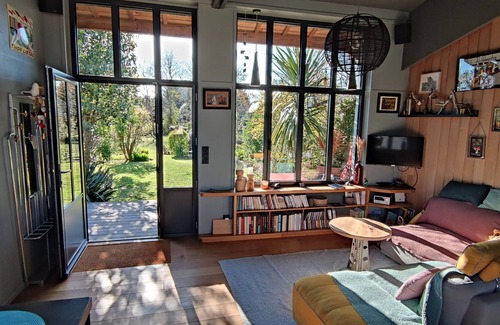 Concarneau Cottage | Solo / Duo, cozy cottage, garden, terrace in the countryside of Concarneau
