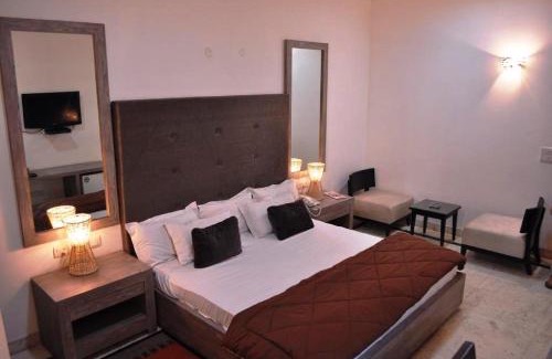 Greater Kailash Hotel | Solo Victoria Hotel
