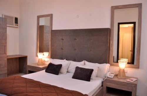 Greater Kailash Hotel | Solo Victoria Hotel