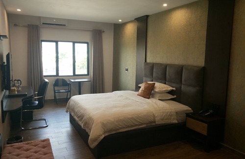 Littoral Department Bed & Breakfast | Soluxe Hotel Cotonu