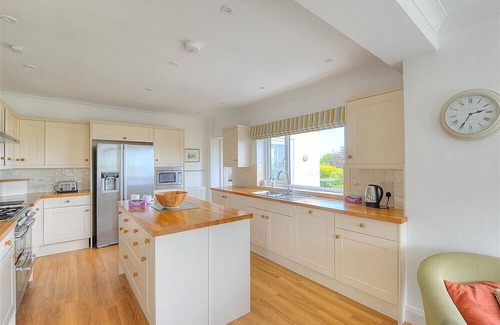 Lyme Regis House | SOMERHILL, family friendly, country holiday cottage in Lyme Regis