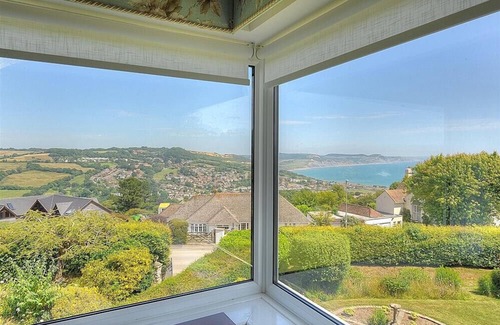 Lyme Regis House | SOMERHILL, family friendly, country holiday cottage in Lyme Regis