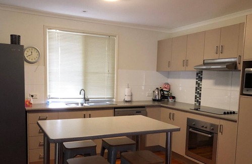 Somerset Dam House | Somerset Blue Holiday House
