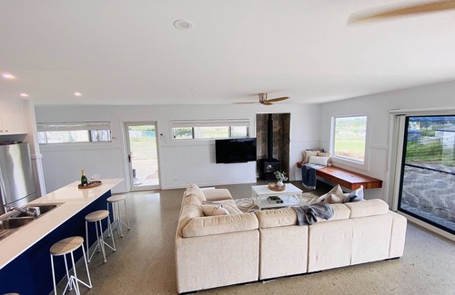 Hazeldean House | Somerset Dreams| Sleeps 10| Dam Views| Brand New Hamptons Home|Free Wi-Fi