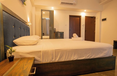 Mirissa Hotel | somerset mirissa blue