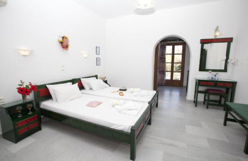 Agia Anna Apartment | Something Else