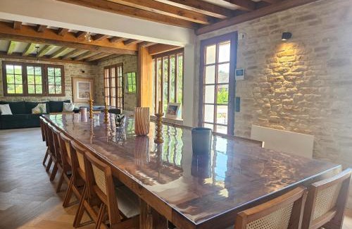 Bonneville-sur-Touques Villa | Somptueuse Villa à 5 minutes de Deauville, 18 couchages, piscine, billard, salle de jeux