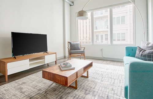 SoNo Apartment | Sonder at 549 Peachtree | Spacious Two-Bedroom Apartment w/ Parking
