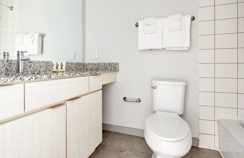 SoNo Apartment | Sonder at 549 Peachtree | Two-Bedroom Apartment w/ Parking