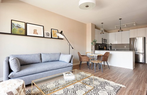 Downtown East Apartment | Sonder at East End | One-Bedroom Apartment w/Balcony