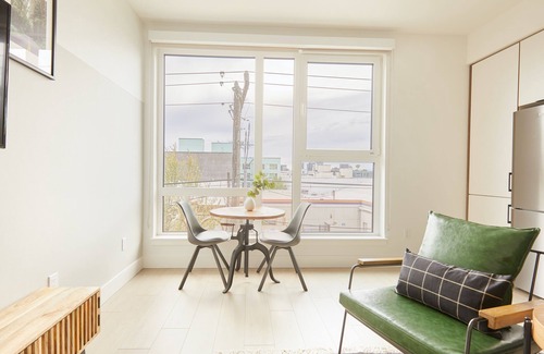 Broadway Apartment | Sonder at Solis