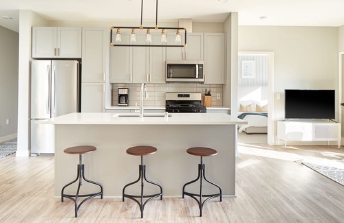 Mill District Apartment | Sonder at Vicinity | Superior Two-Bedroom Apartment w/Balcony