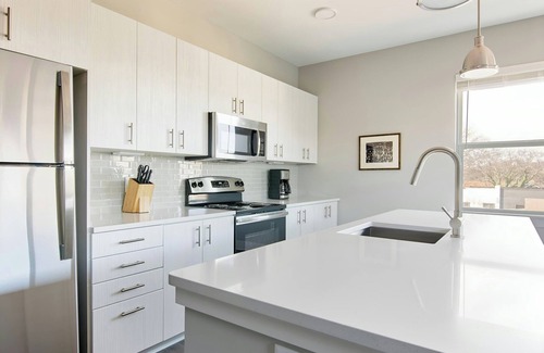 Hillsboro West End Apartment | Sonder by Marriott Bonvoy Belcourt Apartments Hillsboro Village