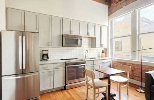 Historic District - North Apartment | Sonder by Marriott Bonvoy The Drayton Apartments Historic District