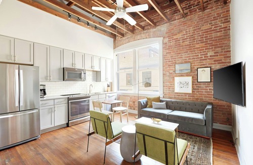 Historic District - North Apartment | Sonder by Marriott Bonvoy The Drayton Apartments Historic District