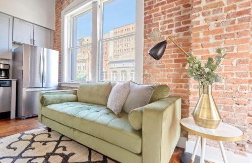 Historic District - North Apartment | Sonder by Marriott Bonvoy The Drayton Apartments Historic District