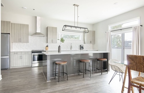 Chestnut Hill Apartment | Sonder The Retreat