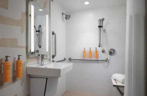 Streeterville Hotel | Sonesta ES Suites Chicago Downtown Magnificent Mile Medical