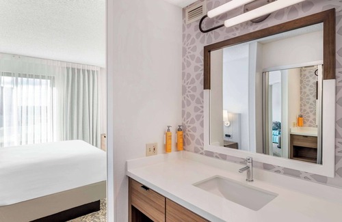 Downtown San Antonio Hotel | Sonesta ES Suites San Antonio Downtown Alamo Plaza