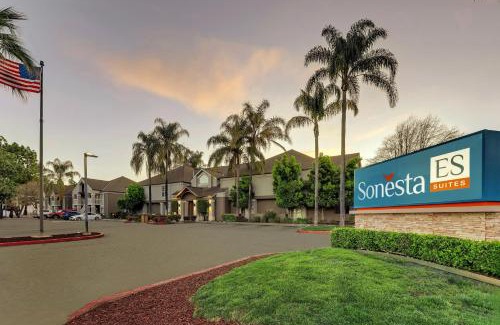 San Jose Hotel | Sonesta ES Suites San Jose - Airport