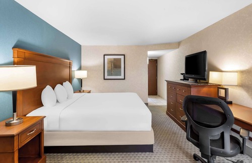 Southeast Houston Hotel | Sonesta Essential Houston Hobby Airport