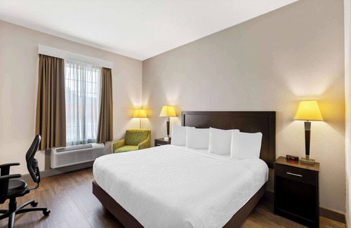 La Porte Hotel | Sonesta Essential La Porte