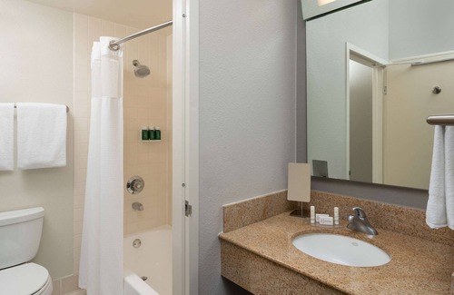 Miami Lakes Hotel | Sonesta Select Miami Lakes
