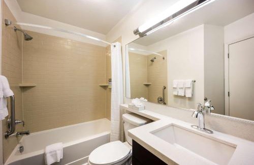Santa Ana Hotel | Sonesta Simply Suites Orange County Airport