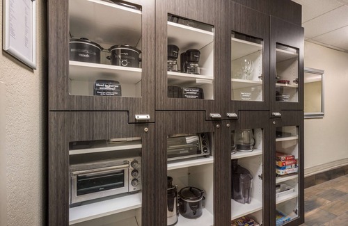 Santa Ana Hotel | Sonesta Simply Suites Orange County Airport