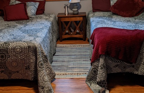 Shipshewana Bed & Breakfast | Songbird Haven #3 @ Miriam's Bed and Breakfast 2 bedrooms, shared bath, 4 beds