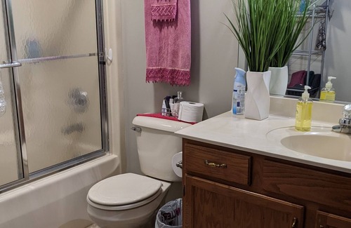 Shipshewana Bed & Breakfast | Songbird Haven #3 @ Miriam's Bed and Breakfast 2 bedrooms, shared bath, 4 beds