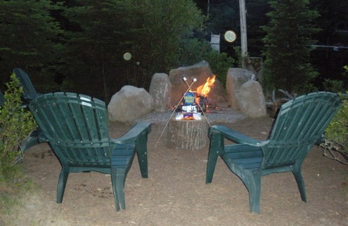 South Casco House | Songo River Lodge: A retreat with access to Sebago Lake, Brandy Pond, Long Lake.