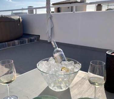 Es Pelats Apartment | Sonne & Meerblick aus 40 Grad heißem Whirlpool genießen - Zentral am Hafen und dennoch ruhig