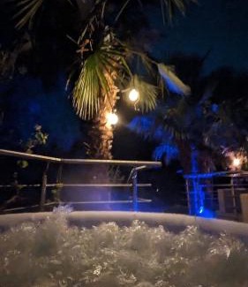 Lank-Latum House | Sonnendeck - Wellness Whirlpool Garden & Grill,125qm