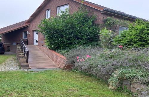 Heiligenhagen Apartment | Sonnige Ferienwohnung am Wald Büdnerreihe, cleaning included