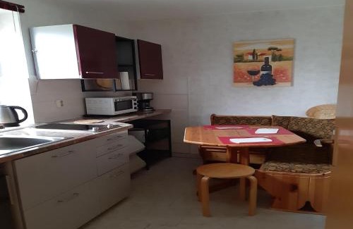 Heiligenhagen Apartment | Sonnige Ferienwohnung am Wald Büdnerreihe, cleaning included