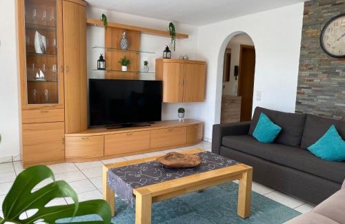 Forchtenberg Apartment | Sonnige Südwohnung mit Terrasse, Badesee