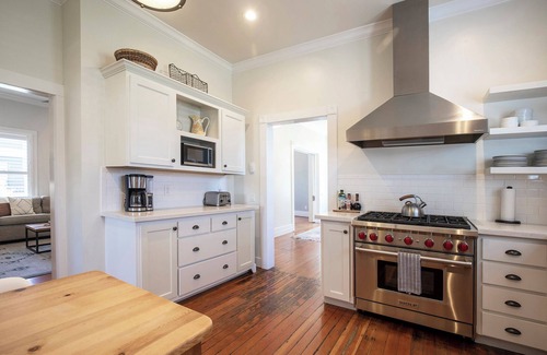 Geyserville House | Sonoma County Historic Home With Pool; 5 Min Walk to Cyrus, Diavola & Catelli's